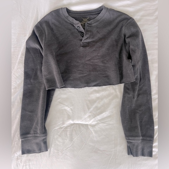 Cropped Ribbed Button Down Grey Crew Neck Sweatertshirt - Picture 1 of 3